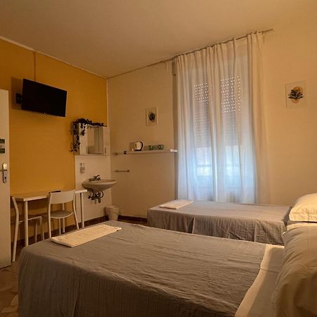 Hotel Parini Cesano Boscone Buitenkant foto