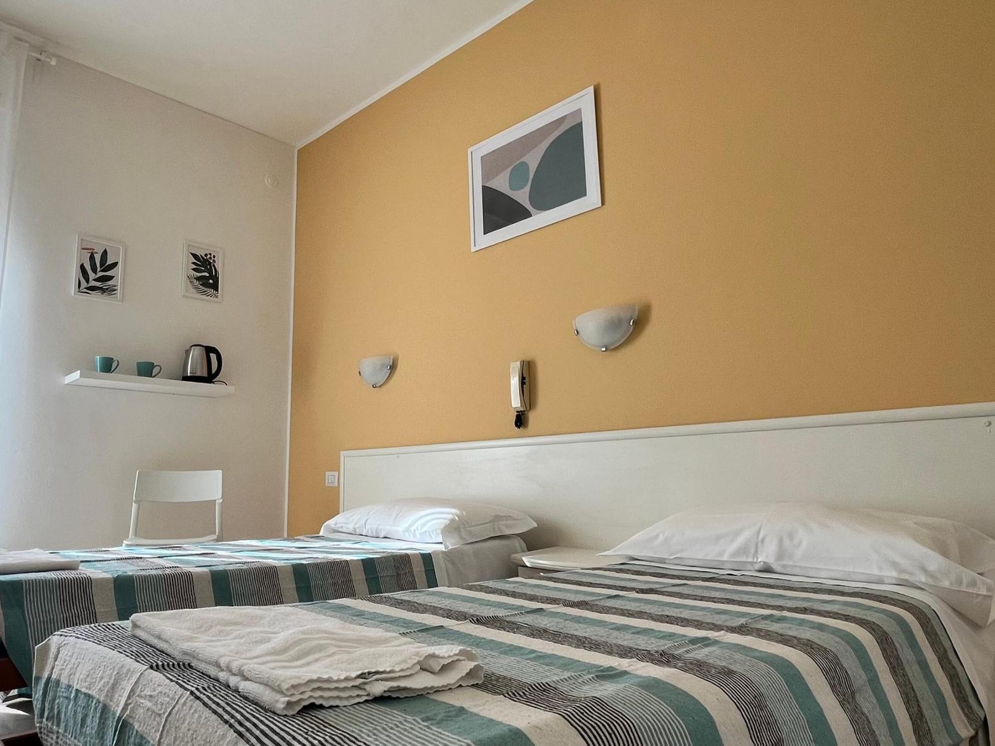 Hotel Parini Cesano Boscone Buitenkant foto