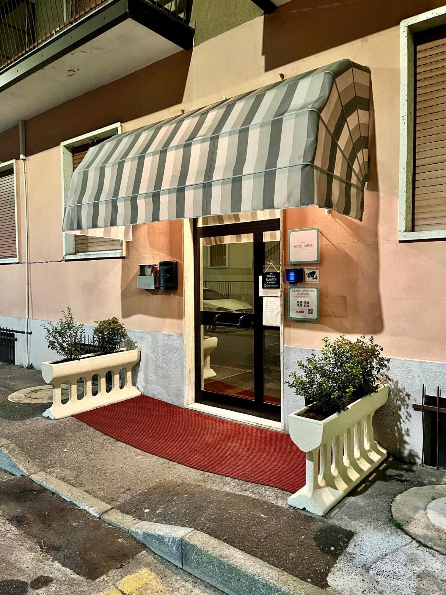 Hotel Parini Cesano Boscone Buitenkant foto