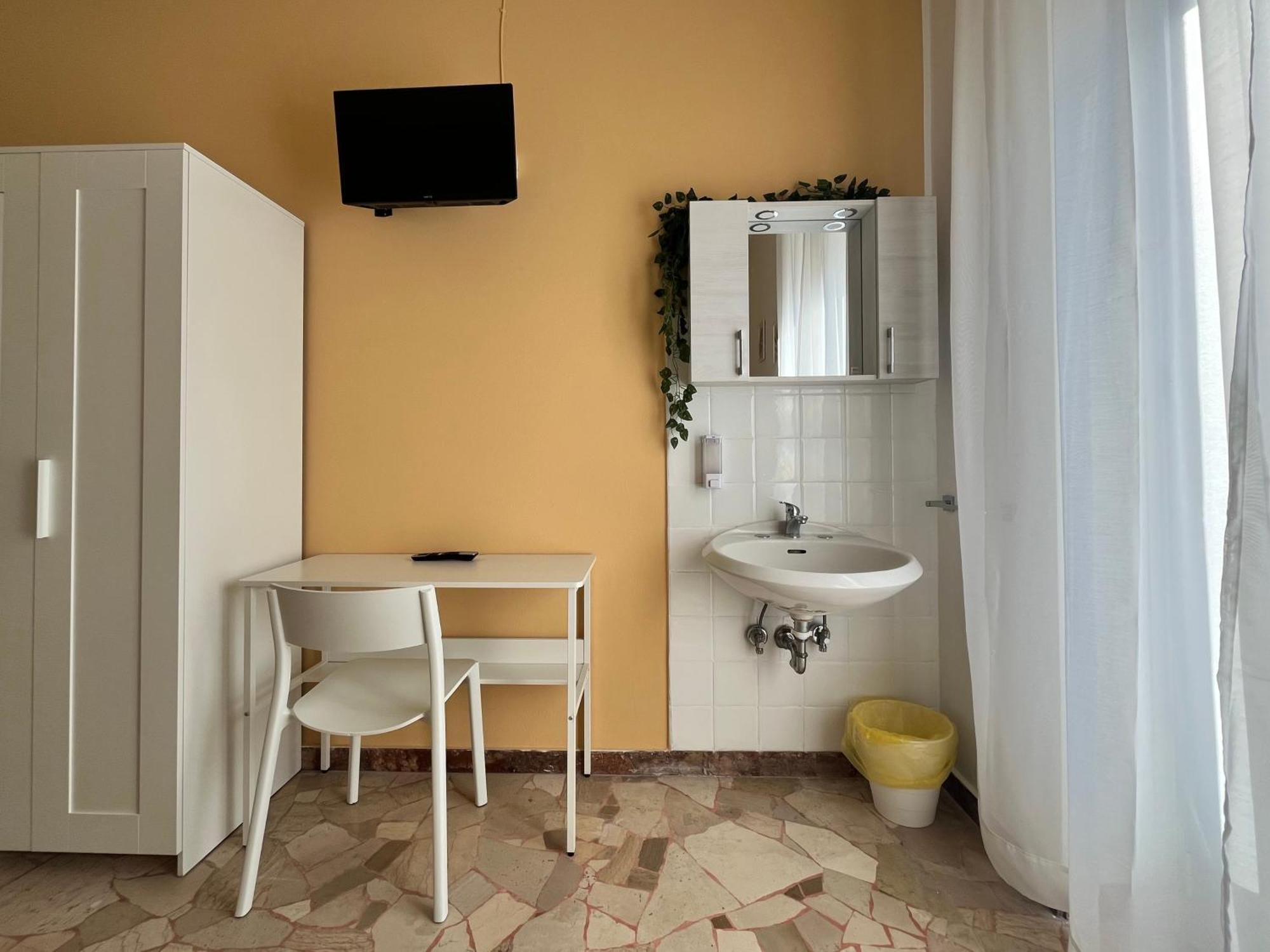 Hotel Parini Cesano Boscone Buitenkant foto